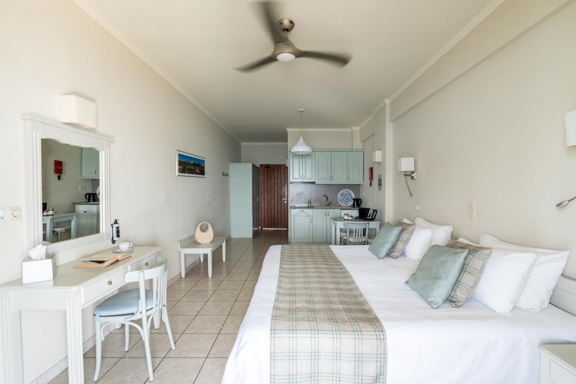 Hotel Liakoto Кардамили Екстериор снимка