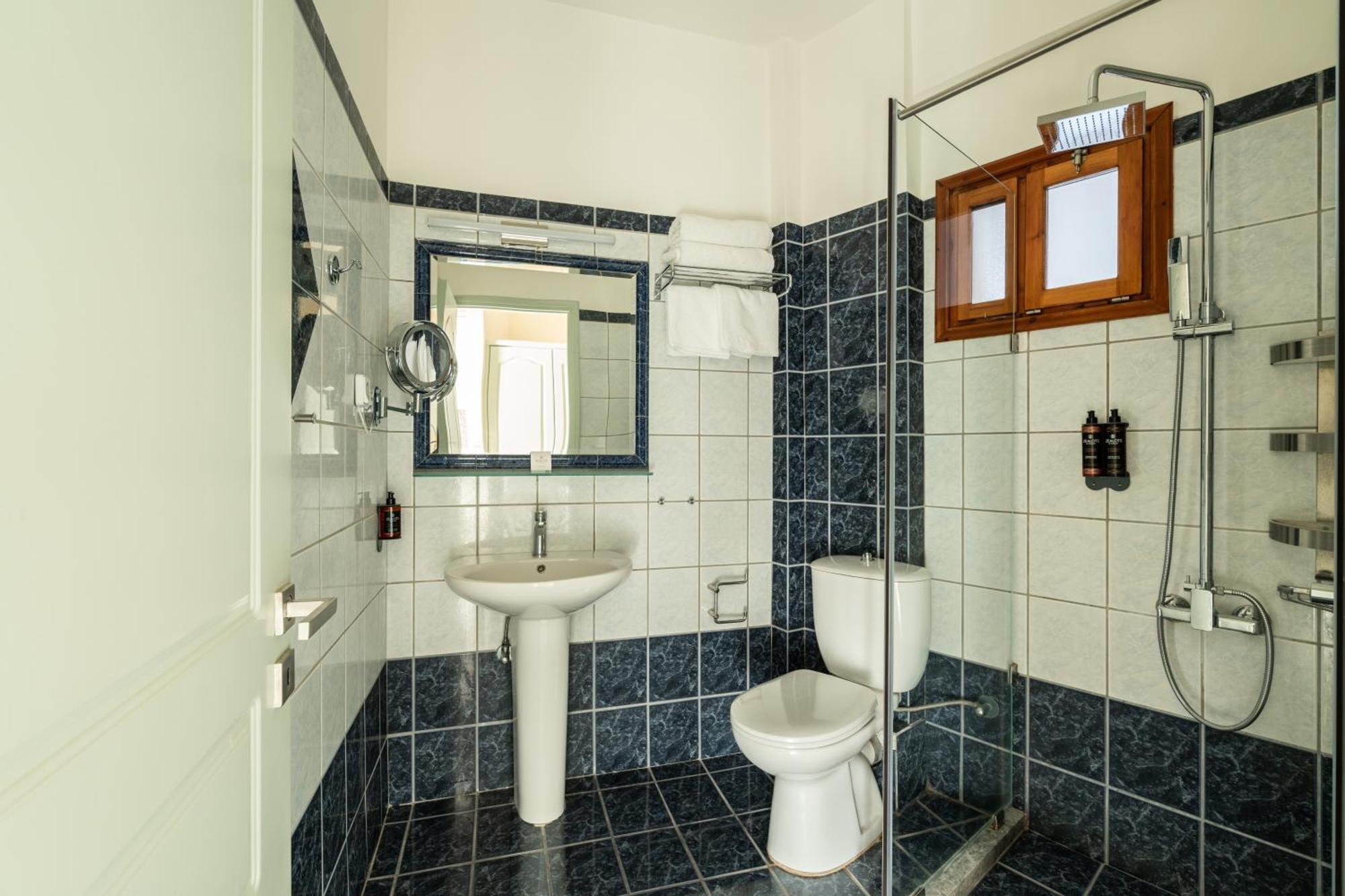 Hotel Liakoto Кардамили Екстериор снимка