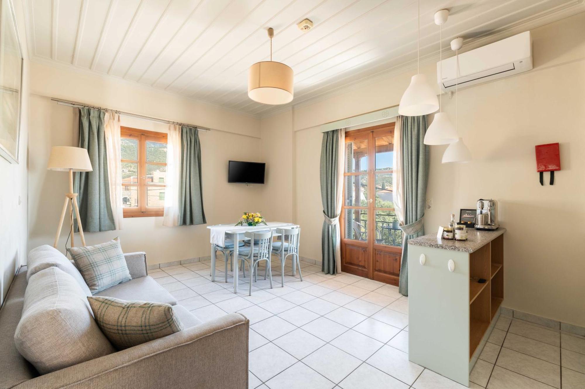 Hotel Liakoto Кардамили Екстериор снимка